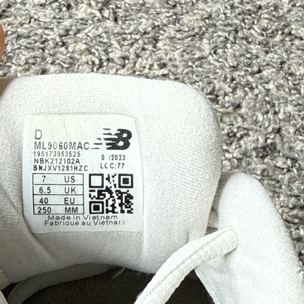 New Balance White Light Gray Chunky Sneakers - Picture 7 of 8